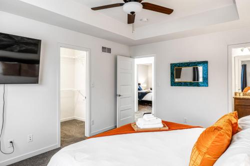 Spacious 2 bedroom/2.5 bathroom Townhome - image 8