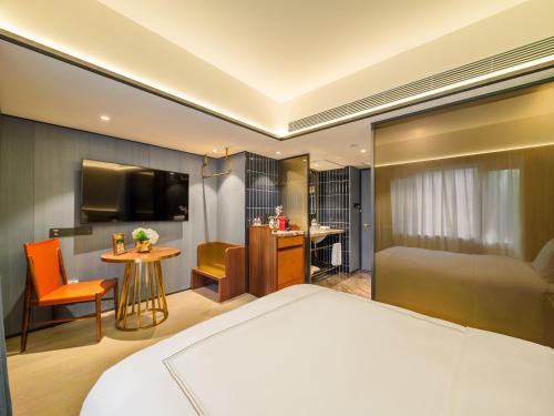 room detail thumbnail 1