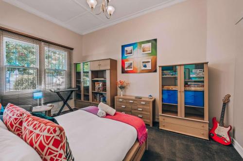 Victorian Cottage in the Heart of Bendigo CBD