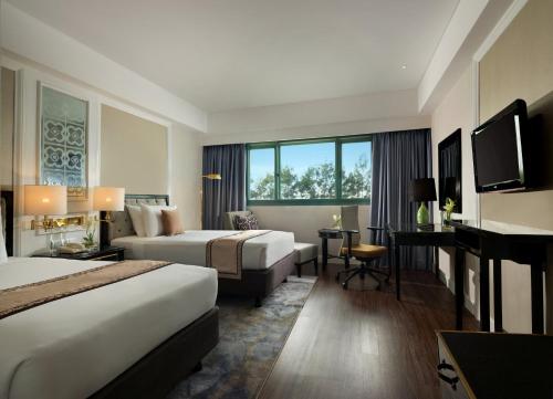 The Level Guestroom  image 9