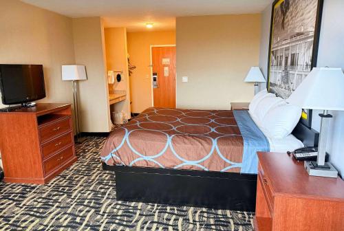 Super 8 by Wyndham Cozad