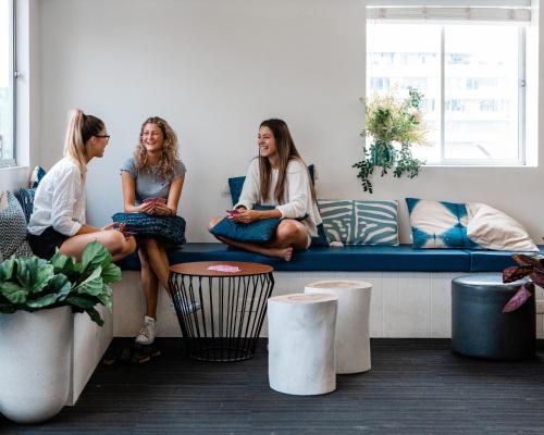 ويك آب! بوندي بيتش (Wake Up! Bondi Beach) in Bondi