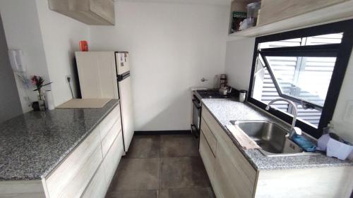 Duplex con Patio y Parrilla in 바리오 파르케 루로