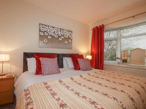 19 Quintrell Gardens - image 7