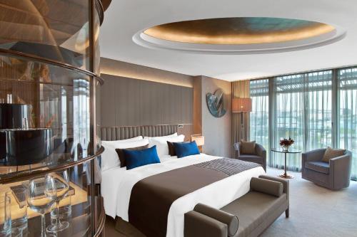 room detail thumbnail 0