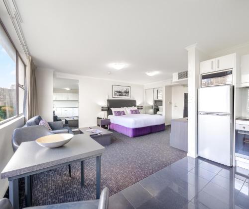 Oaks Sydney Hyde Park Suites - image 4