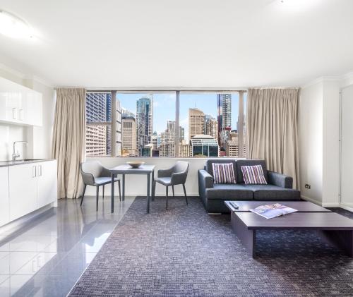 Oaks Sydney Hyde Park Suites - image 3