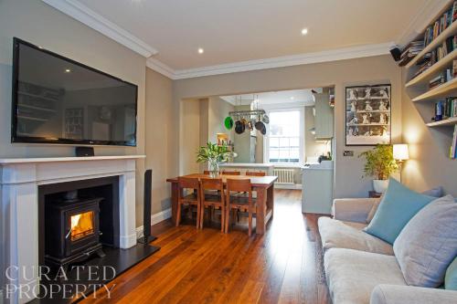 Marylebone Luxury 2-Bed Duplex with Terrace, Londyn