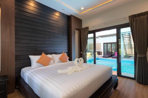 Suite, vue sur la piscine