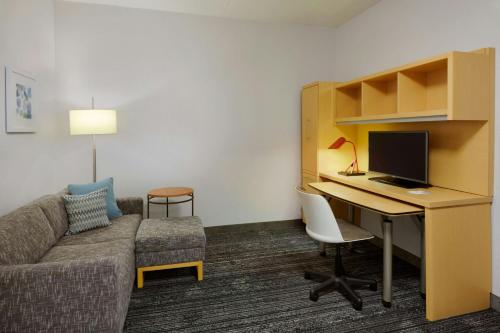 One-Bedroom King Suite
