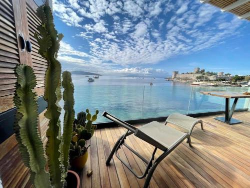 Surfer Caravan Gastro Pub Suites- Adults Only — other in Çarşı MH. Cumhuriyet CD. No 50  D No: 1 Bodrum, Bodrum City, 48400, Turkey
