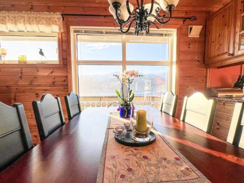 บริการและสิ่งอำนวยความสะดวก, person holiday home in Leikanger in เลคานเกอ