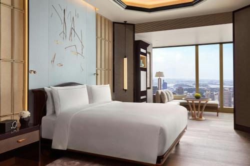 Club Deluxe King Lakeview  image 7