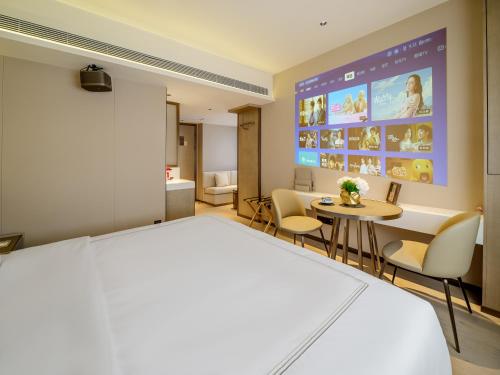 Deluxe Room image 4