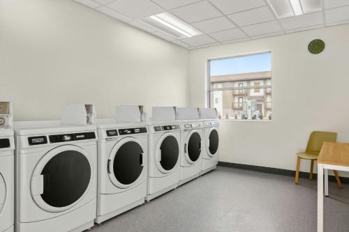 Element Springfield South Element Springfield South