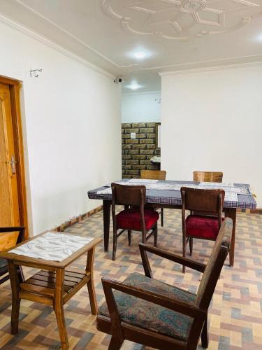 Facilities, The Aastana near Sheikh ul-Alam International Airport