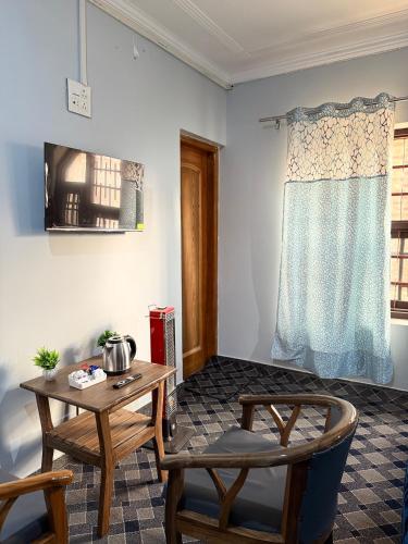 Facilities, The Aastana near Sheikh ul-Alam International Airport