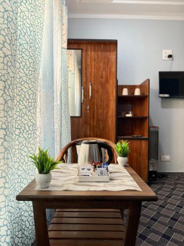 Facilities, The Aastana near Sheikh ul-Alam International Airport