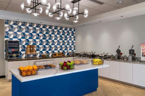 Fairfield by Marriott Inn & Suites Norfolk - image 4