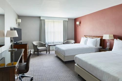 2 double beds