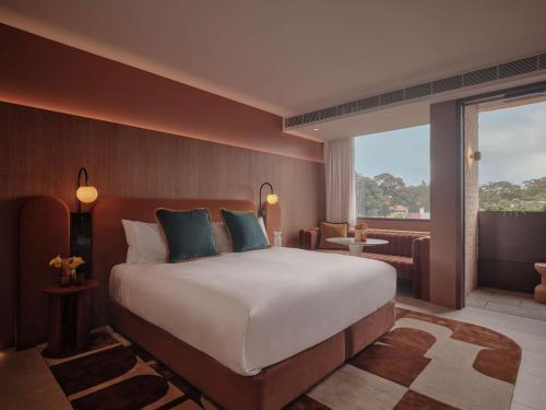 room detail thumbnail 1