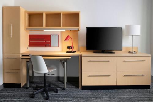 TownePlace Suites by Marriott Laredo - image 12