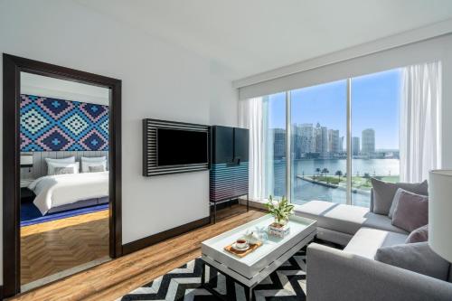 room detail thumbnail 1