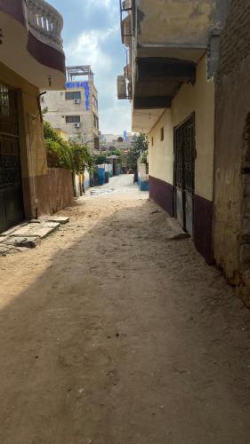 pyramids solar boat inn