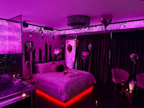 Love Room Secret-private jacuzzi spa & cinéma Bucuresti 2