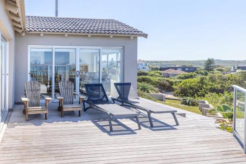 Simply Stunning but smaller in Cape St. Francis