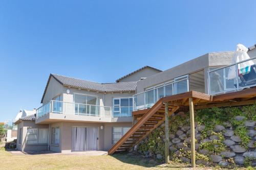 Simply Stunning but smaller in Cape St. Francis