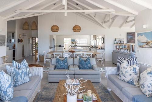 Simply Stunning but smaller in Cape St. Francis