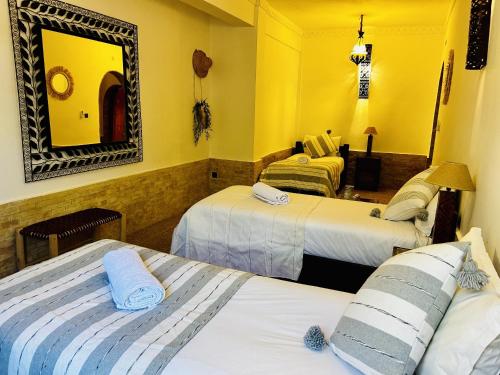 3 twin beds