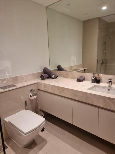 Luxury 2 Bedroom Act 1 Apartment, Dubai (foto 3)
