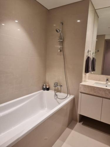 Luxury 2 Bedroom Act 1 Apartment, Dubai (foto 9)