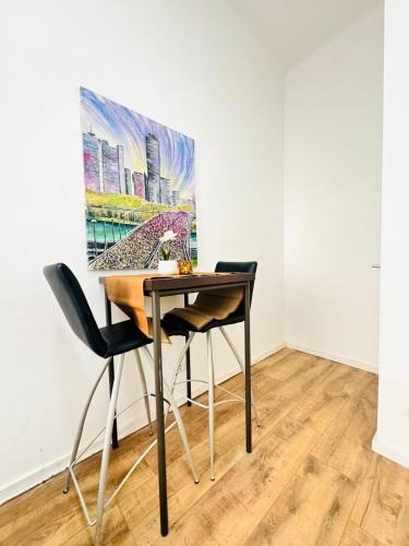 Private Rooms in 5BR Apartment Near Matzleinsdorfer Platz 3