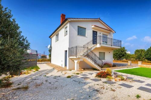 House with Private Pool image 2