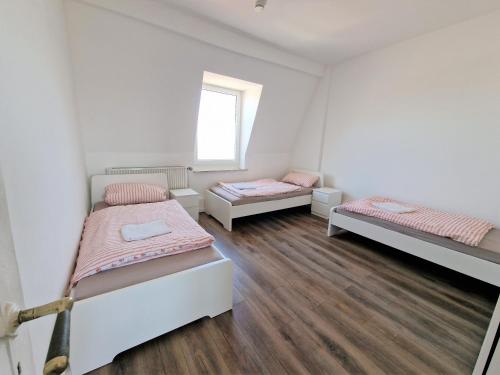 Worker's Apartment in Leverkusen L1-4