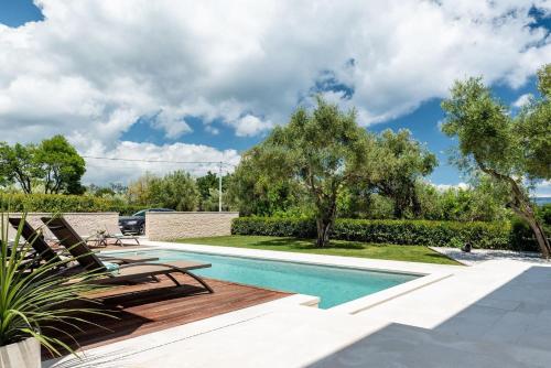 Luxurious Villa Laurea - image 9