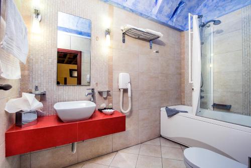 Thalassa Suite with Spa Tub & Sea View image 10