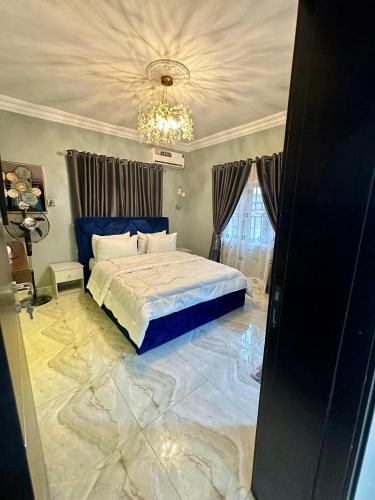 Hantrope Apartments in Alli Iwo