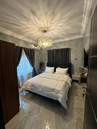 Hantrope Apartments in Alli Iwo