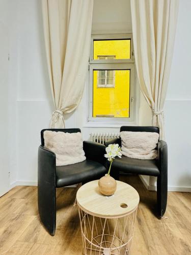 Private Rooms in 5BR Apartment Near Matzleinsdorfer Platz 4