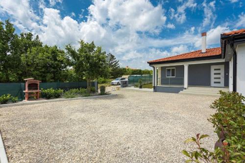 House with Private Pool image 3