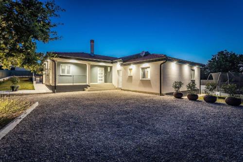 House with Private Pool image 1