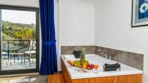 Létesítmények, Uzumlu Village 3 Bedroom Villa 5717 in Uzumlu