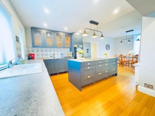Home from Home - IONA - Private Members Club