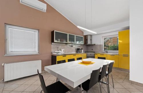 ห้องครัว, Villa Vintiana in วินทิยัน