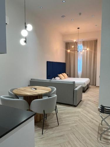 Blanq Marina Suites - image 4
