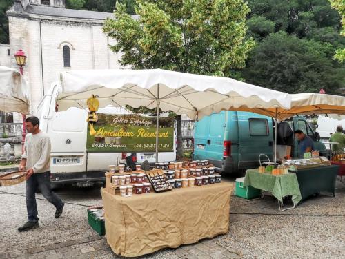 ทัศนียภาพภายนอกโรงแรม, Maison de charme à Brantôme en Périgord avec piscine partagée (Maison de charme a Brantome en Perigord avec piscine partagee) in บร็องตูม